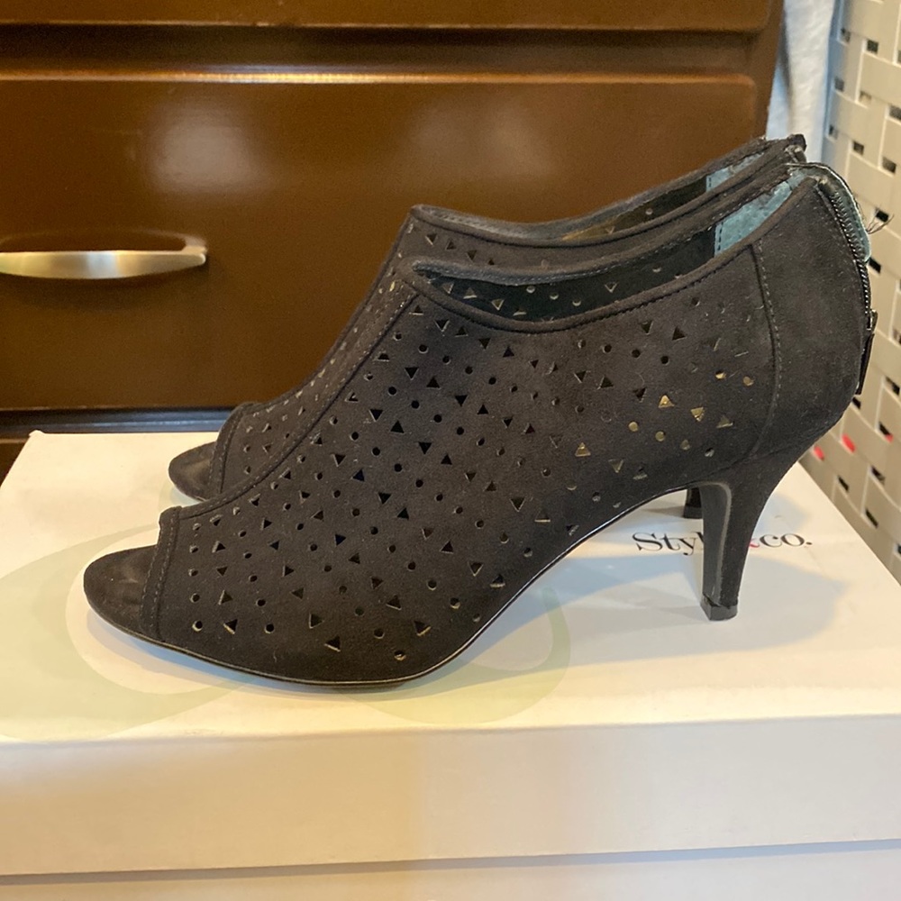 Heeled sandals